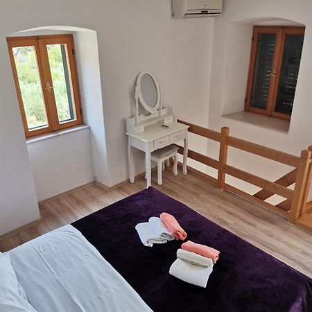 Apartments Kokotic Bol Chambre photo