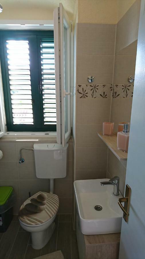 Apartments Kokotic Bol Extérieur photo